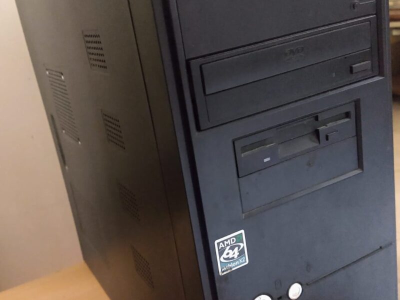 Pc de escritorio anda perfecto viene sin techado ni mouse