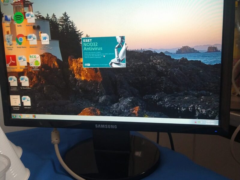 Pc de escritorio anda perfecto viene sin techado ni mouse