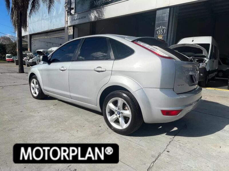 VENDO FORD FOCUS TREND 2.0 2014 negociación anticipada solo dni
