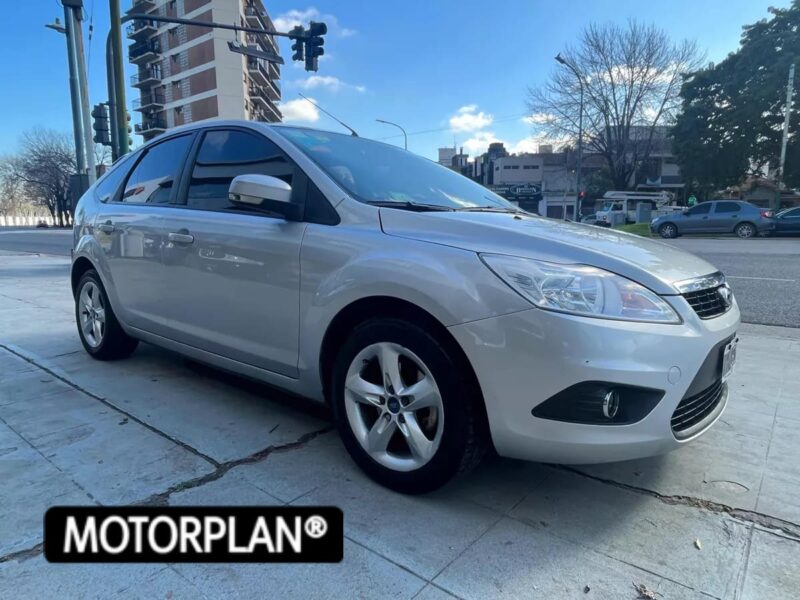 VENDO FORD FOCUS TREND 2.0 2014 negociación anticipada solo dni