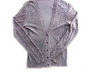 Campera animal print gris