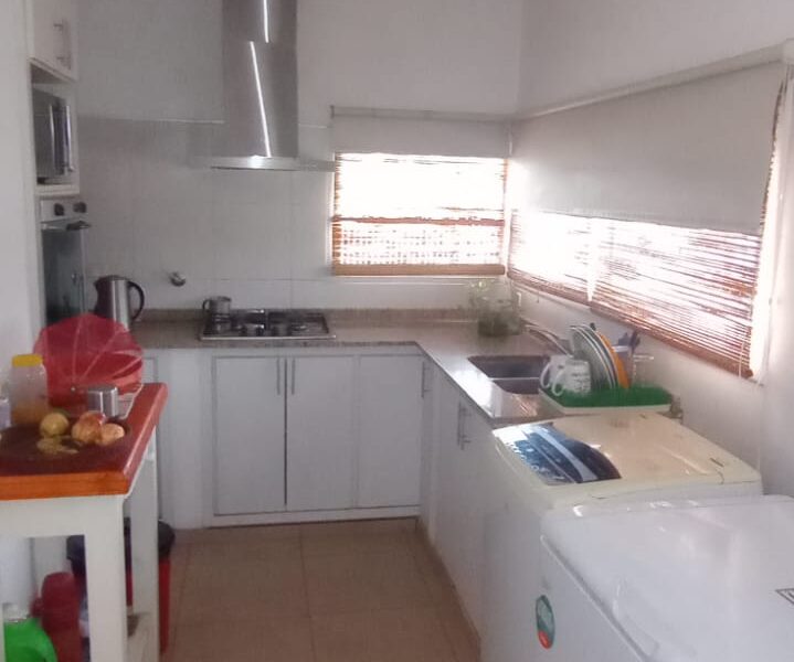 VENDO CASA EN BARRIO LOS CACIQUES
