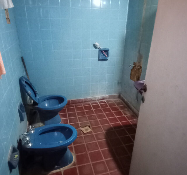 VENDO CASA EN BARRIO ALBERDI