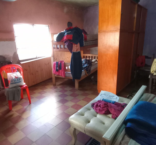 VENDO CASA EN BARRIO ALBERDI