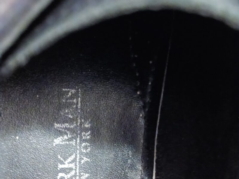 Zapato de cuero y traje de vestir 1 postura